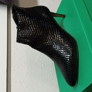 Black kitten heel J.Renee boots